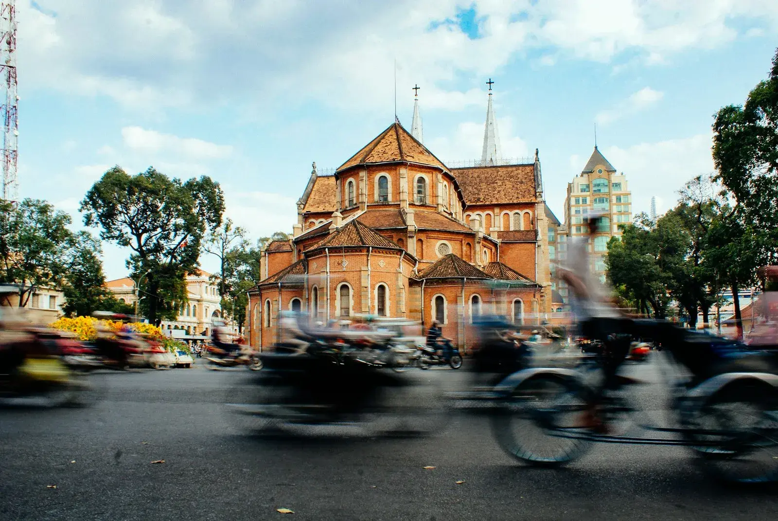 Ho Chi Minh City: chess lessons backdrop