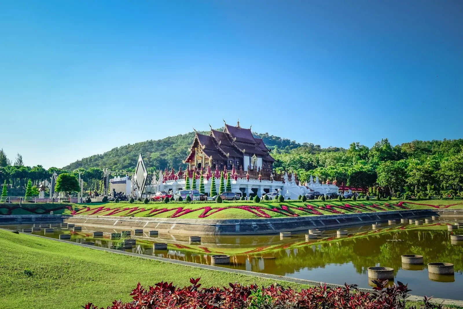 Chiang Mai: chess lessons backdrop