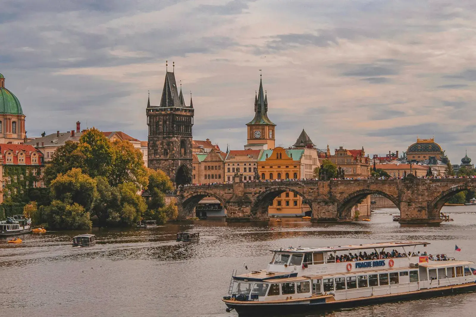 Prague: chess lessons backdrop